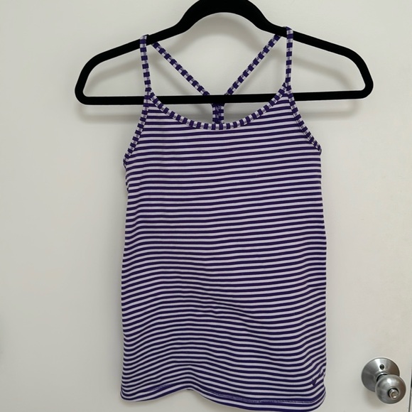 Nike athletic top - Picture 1 of 2